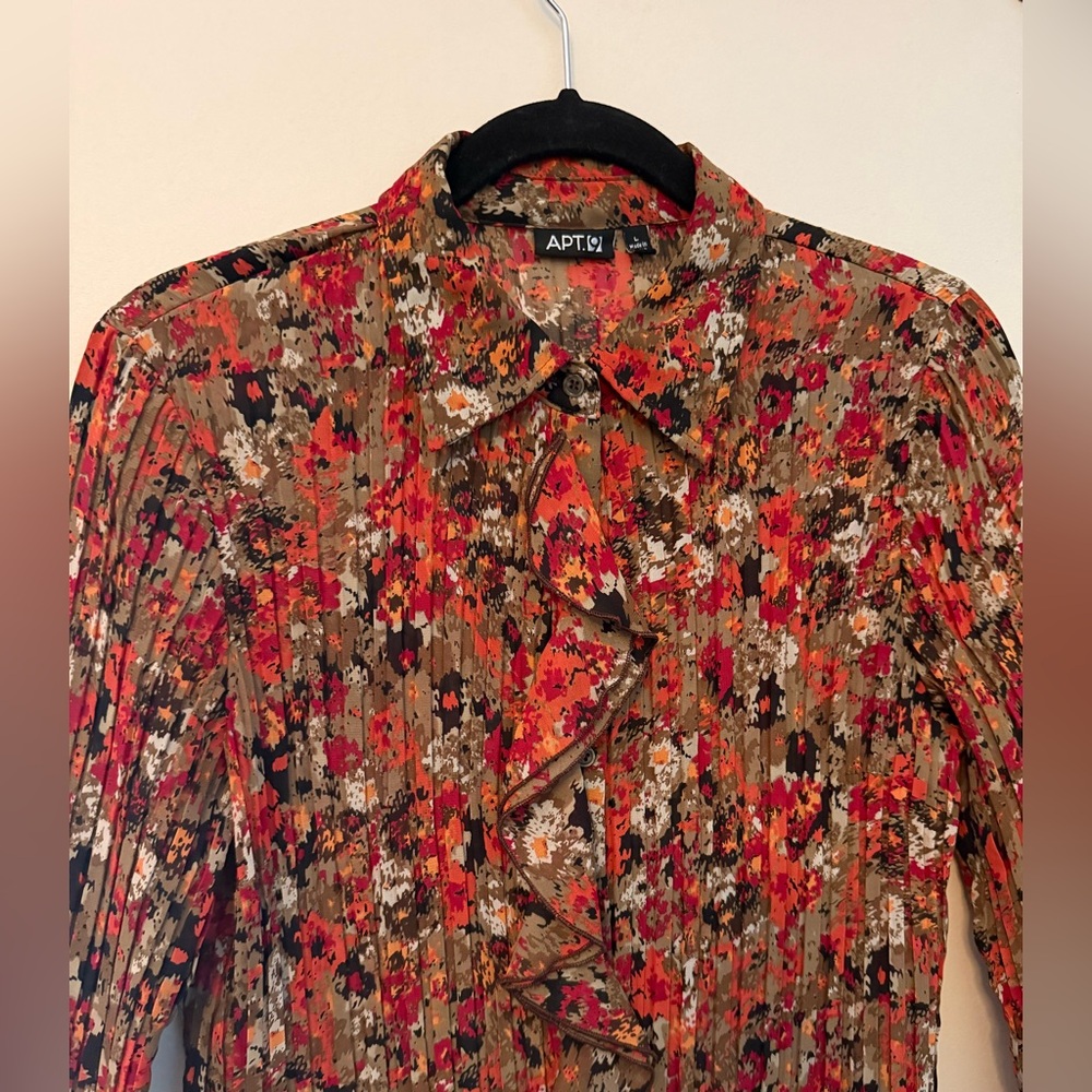 Floral Ruffle Button-Front Blouse - Picture 3 of 7